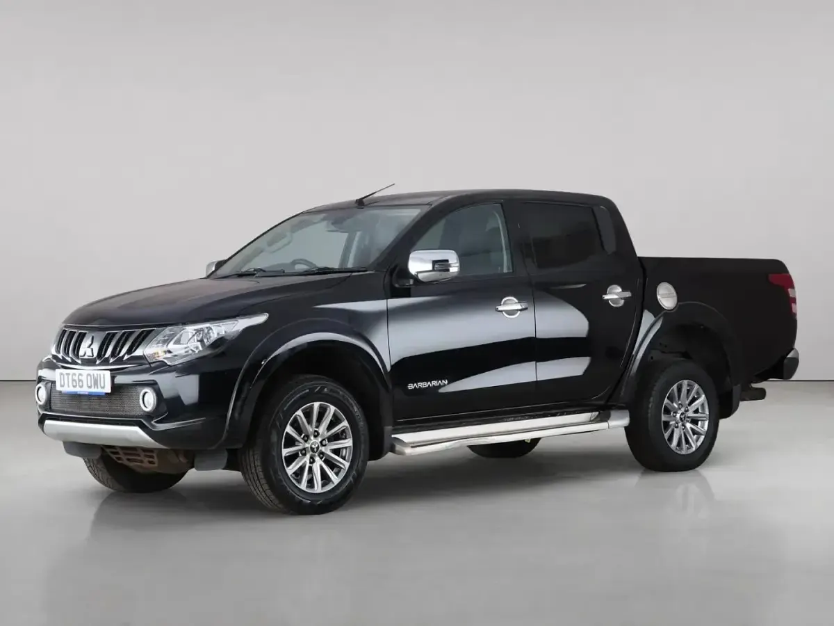 Used Mitsubishi L200 2017 Black Pickup