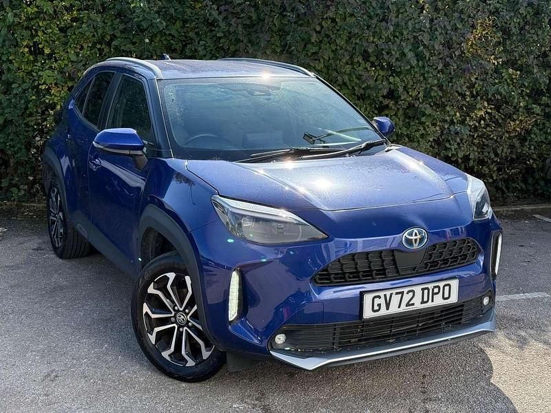 Blue Used 2022 Toyota Yaris Hybrid Design SUV | £20,999 (Fair price) - Image 1/3