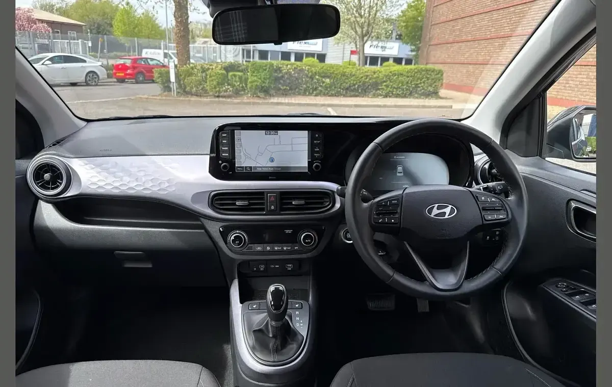 Used Hyundai i10 Premium 77 HP (56 kW) 2025 Black Hatchback