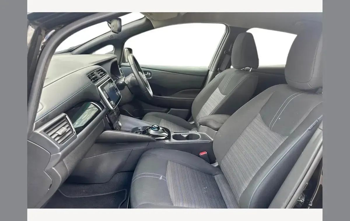 Used Nissan Leaf N-Connecta 108 kW (147 HP) 2024 Black Hatchback