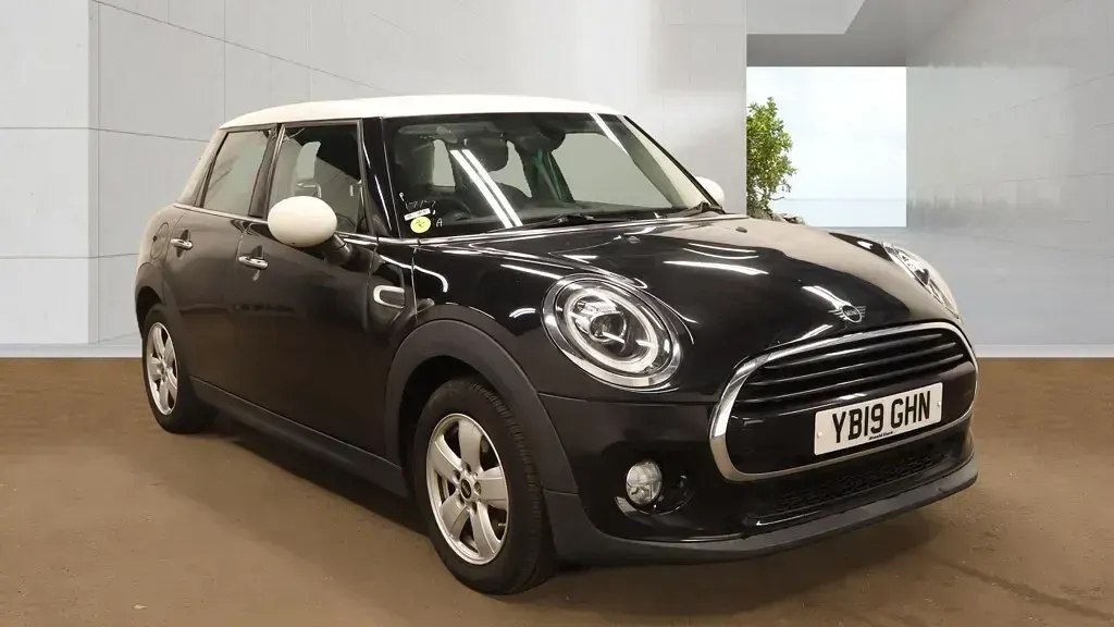 Used Mini Cooper Classic 2019 Black Hatchback