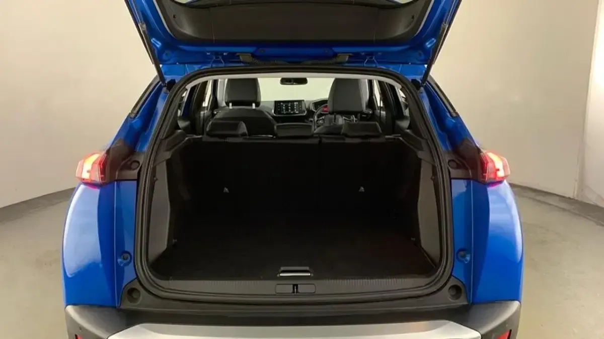 Used Peugeot 2008 Allure Premium 100 HP (73 kW) 2022 Blue SUV