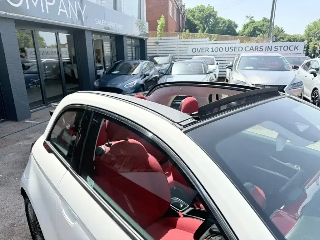 Używany Fiat 500e Red 86 kW (118 KM) 2022 Biały Kabriolet