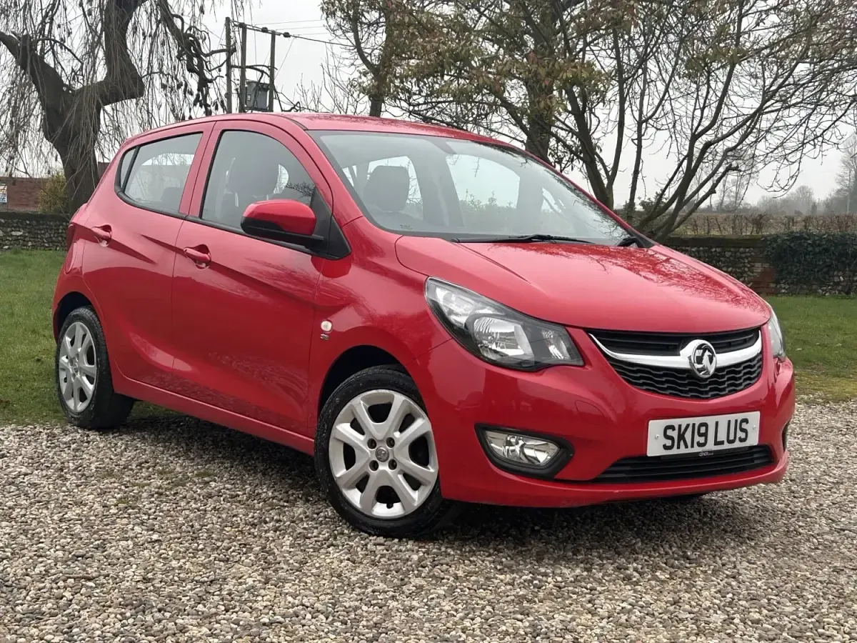 Używany Vauxhall Viva 2019 Czerwony Hatchback