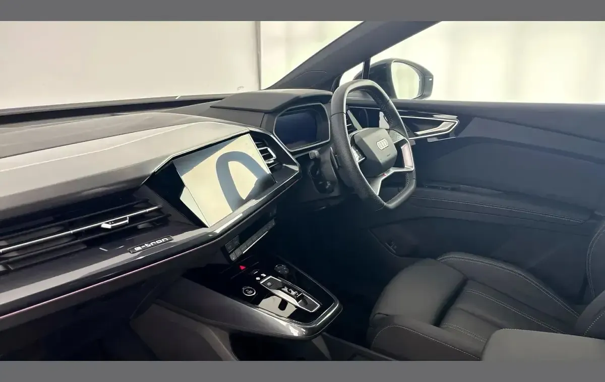 Used Audi Q4 e-tron Black Edition 210 kW (286 HP) 2025 Silver SUV