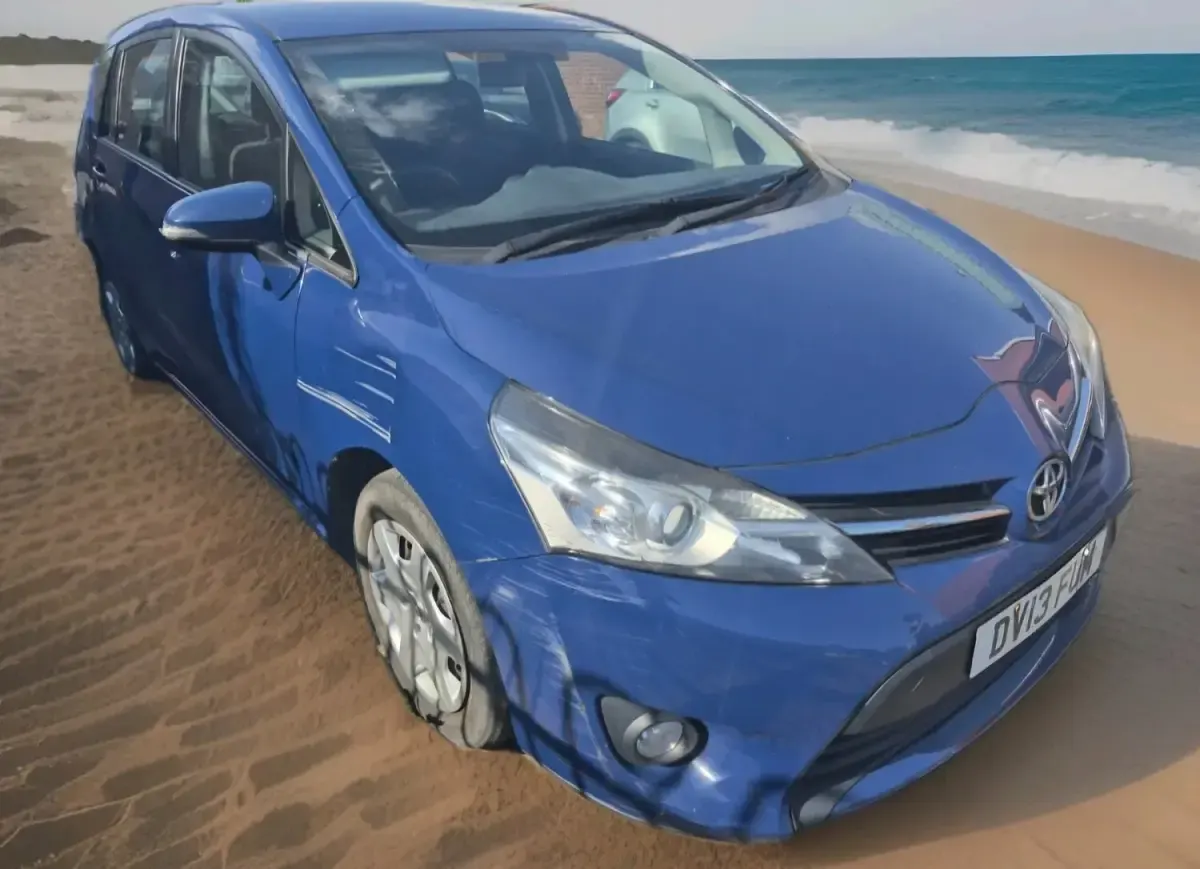 Used Toyota Verso Active 126 HP (92 kW) 2013 Blue MPV