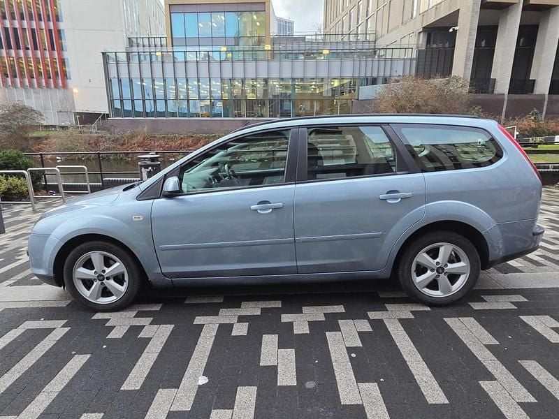 Blue Used 2007 Ford Focus Zetec Estate | £1,650 (Good price) - Image 1/4