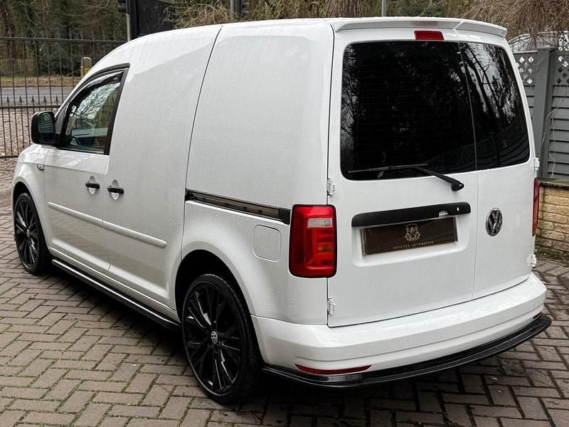 Used VW Caddy 122 HP (89 kW) 2016 White MPV