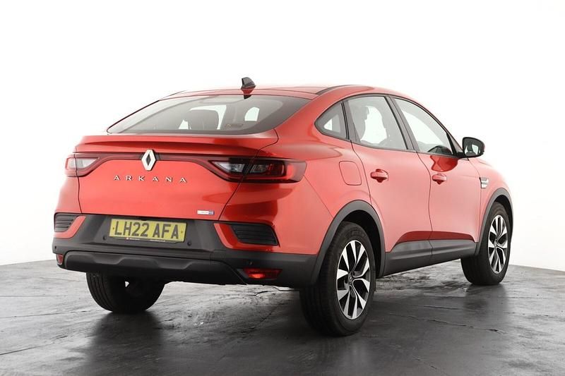 Begagnad Renault Arkana Iconic 145 HK (106 kW) 2022 Röd SUV