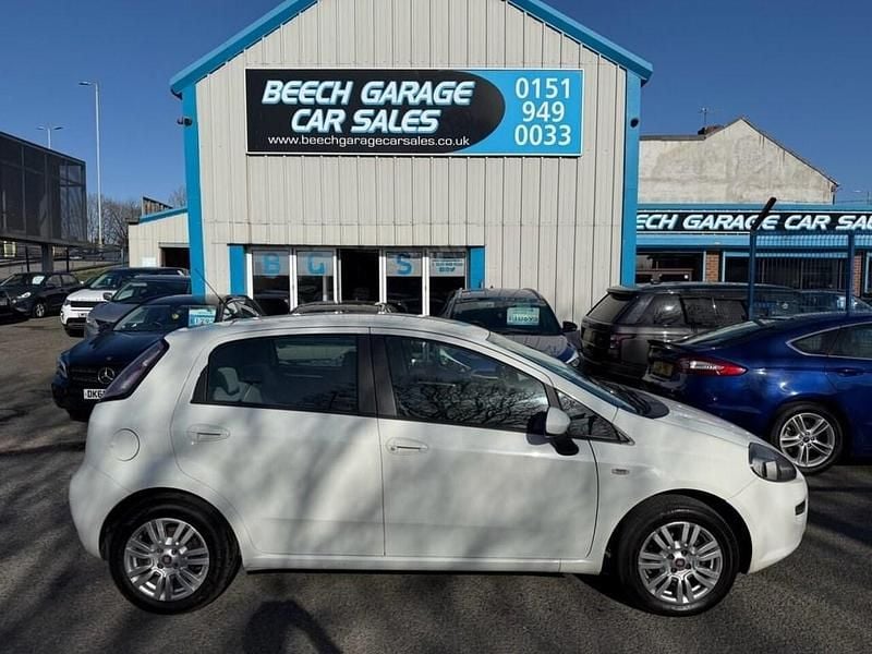 Used Fiat Punto Easy 69 HP (50 kW) 2012 White Hatchback