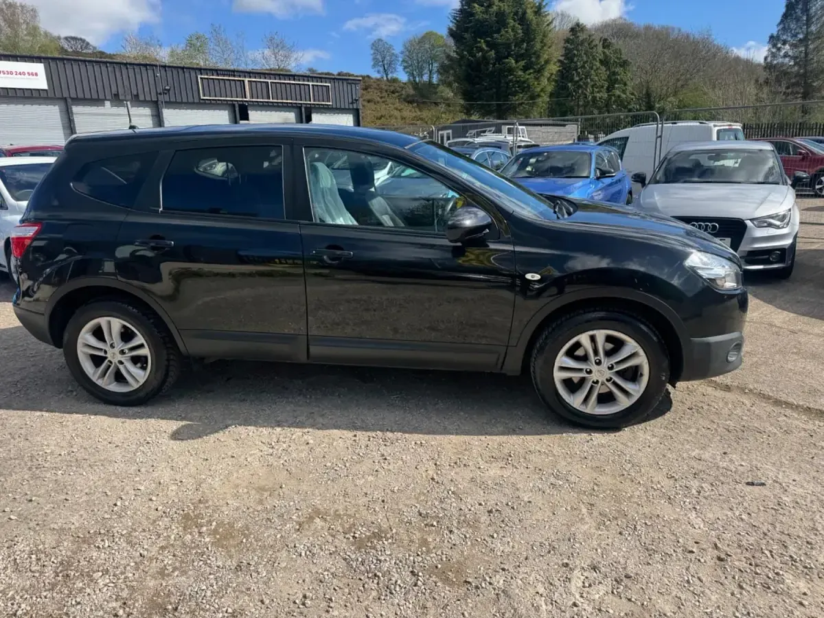 Second-hand Nissan Qashqai +2 Acenta 117 CP (86 kW) 2012 Negru SUV