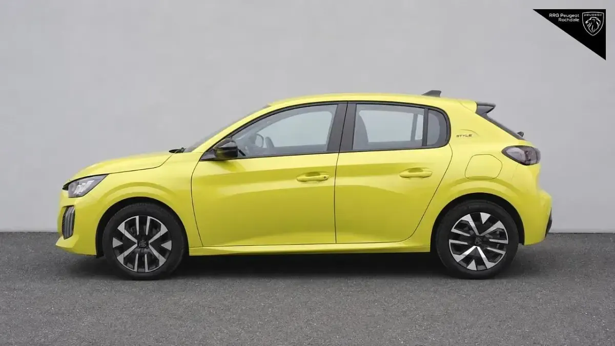 Used Peugeot 208 Style 99 HP (72 kW) 2025 Yellow Hatchback