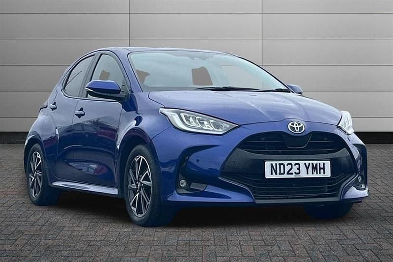 Blue Used 2023 Toyota Yaris Hybrid Design Hatchback | £18,550 (Fair price) - Image 1/4