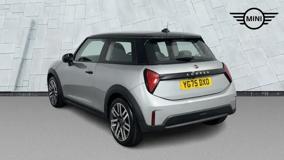 Used Mini Cooper Hatch 113 kW (154 HP) 2025 Silver Hatchback