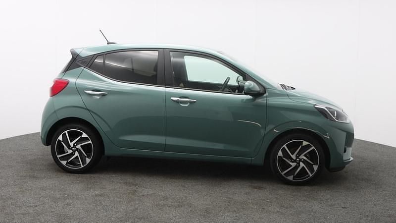 Used Hyundai i10 Premium 63 HP (46 kW) 2025 Green Hatchback