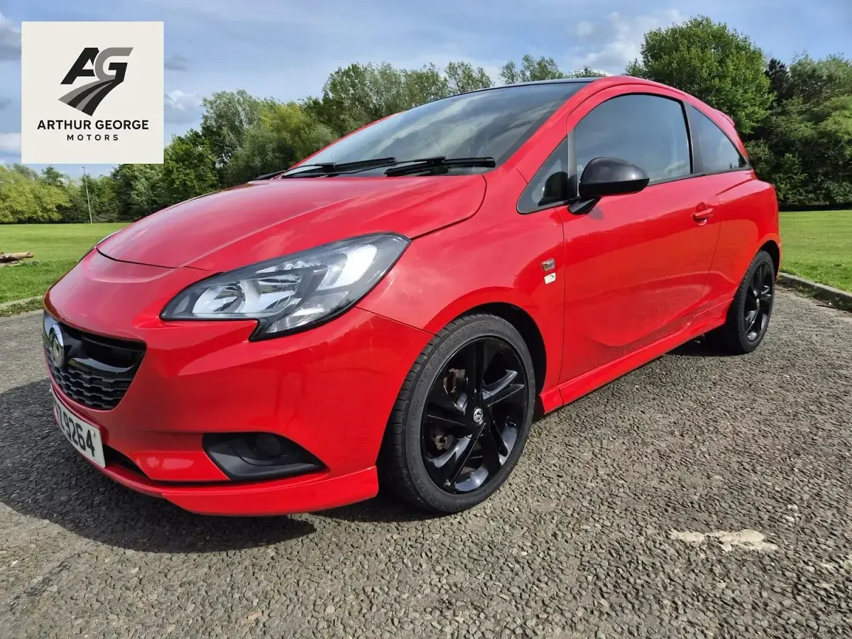 Used Vauxhall Corsa Edition 90 HP (66 kW) 2015 Red Hatchback