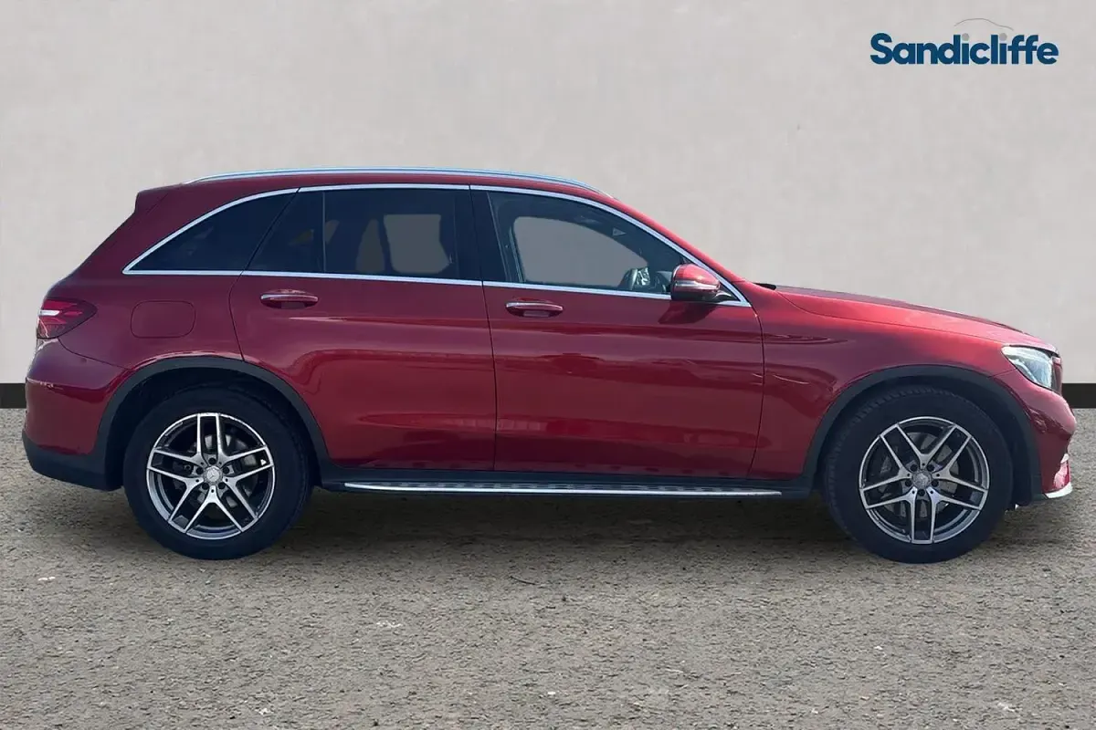 Used Mercedes GLC220 AMG Line Premium 170 HP (125 kW) 2019 Red SUV