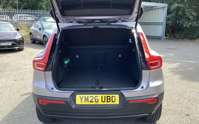 New Volvo XC40 Plus 163 HP (119 kW) 2027 Silver SUV