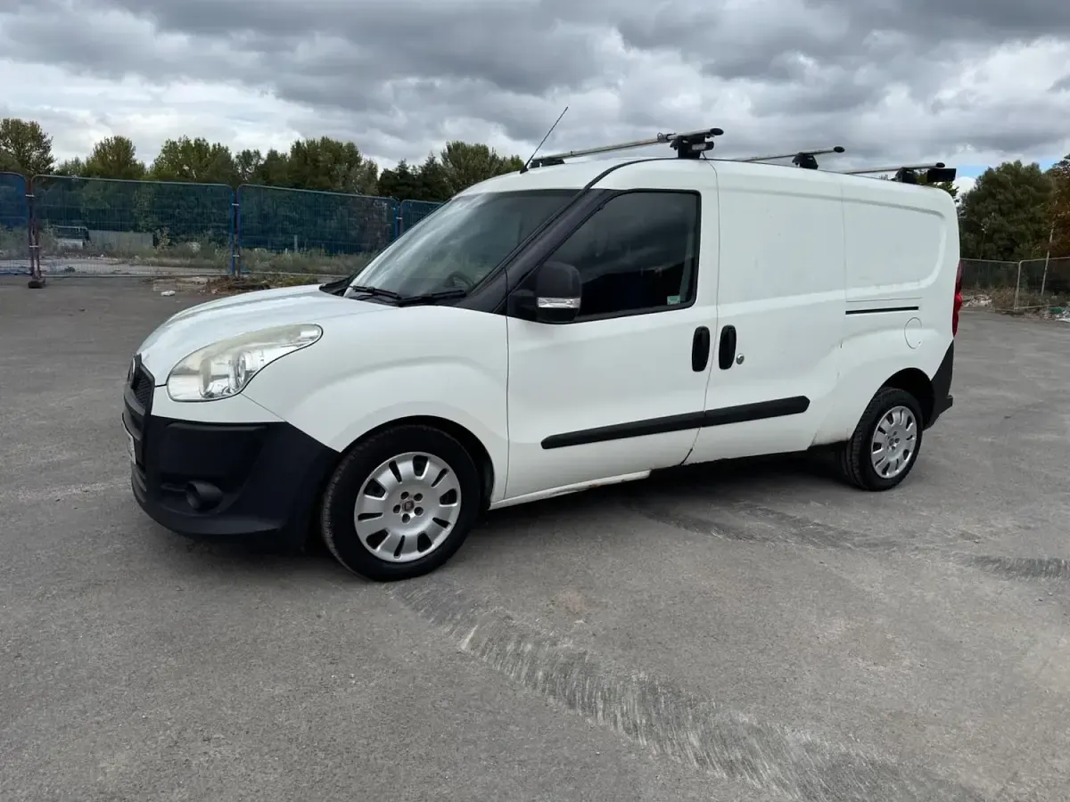 Used Fiat Doblò 105 HP (77 kW) 2014 White MPV