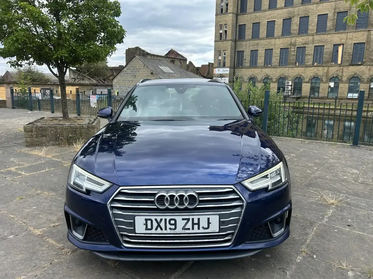 Used Audi A4 S-Line 190 HP (139 kW) 2019 Blue Estate