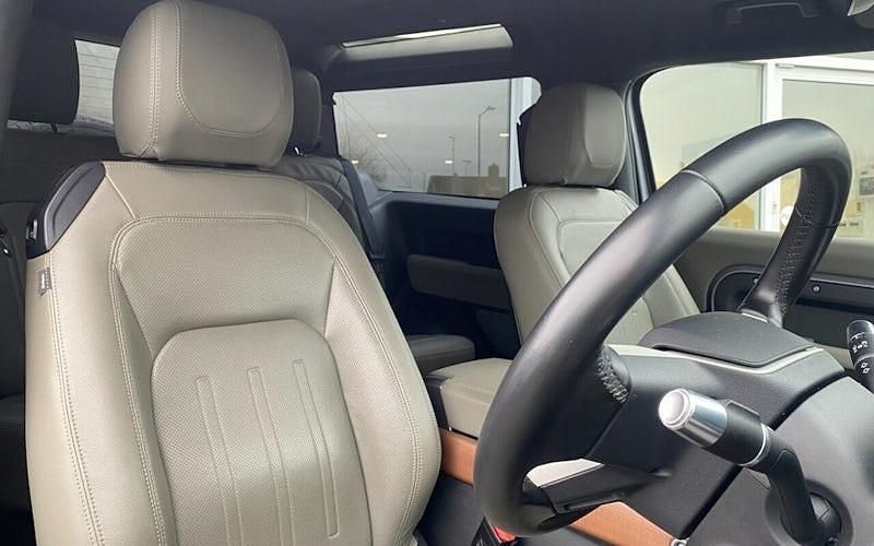 Used Land Rover Defender SE 250 HP (183 kW) 2021 Grey SUV