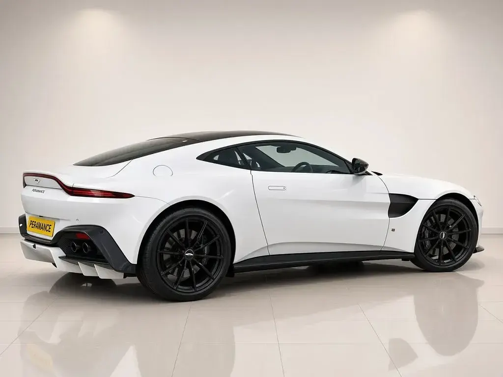 Used Aston Martin Vantage 510 HP (375 kW) 2018 White Coupe