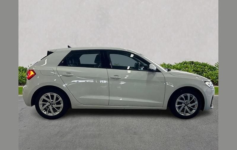 Used Audi A1 Sport 95 HP (69 kW) 2022 White SUV