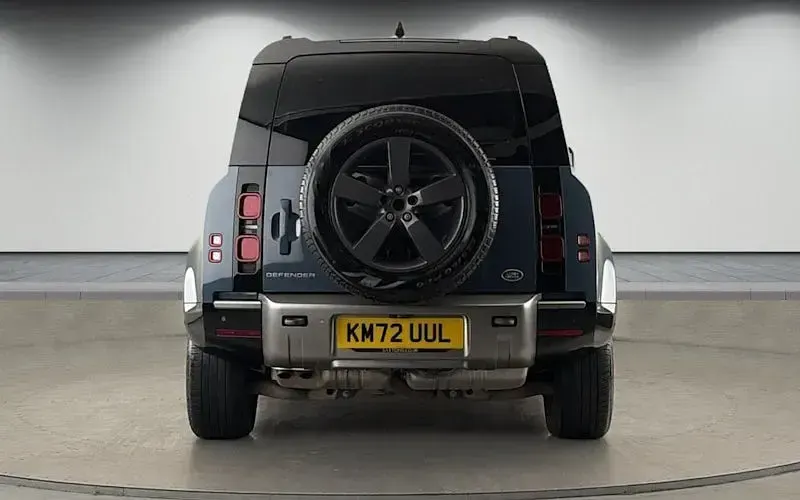 Used Land Rover Defender HSE Dynamic 300 HP (220 kW) 2024 SUV