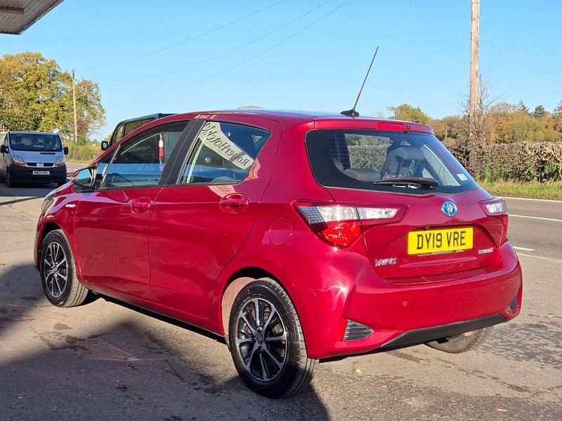 Second-hand Toyota Yaris Hybrid 2019 Roșu Hatchback