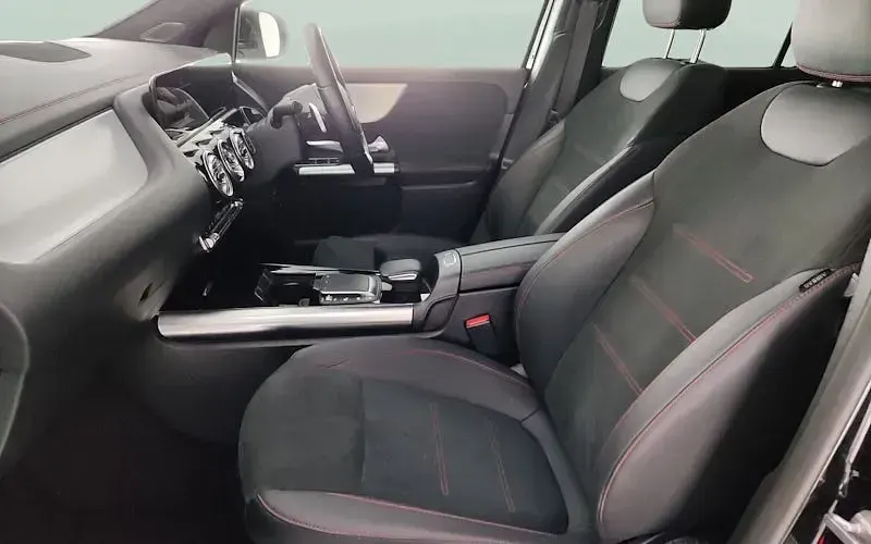Usado Mercedes EQA300 AMG Line Premium 167 kW (228 CV) 2023 Negro SUV