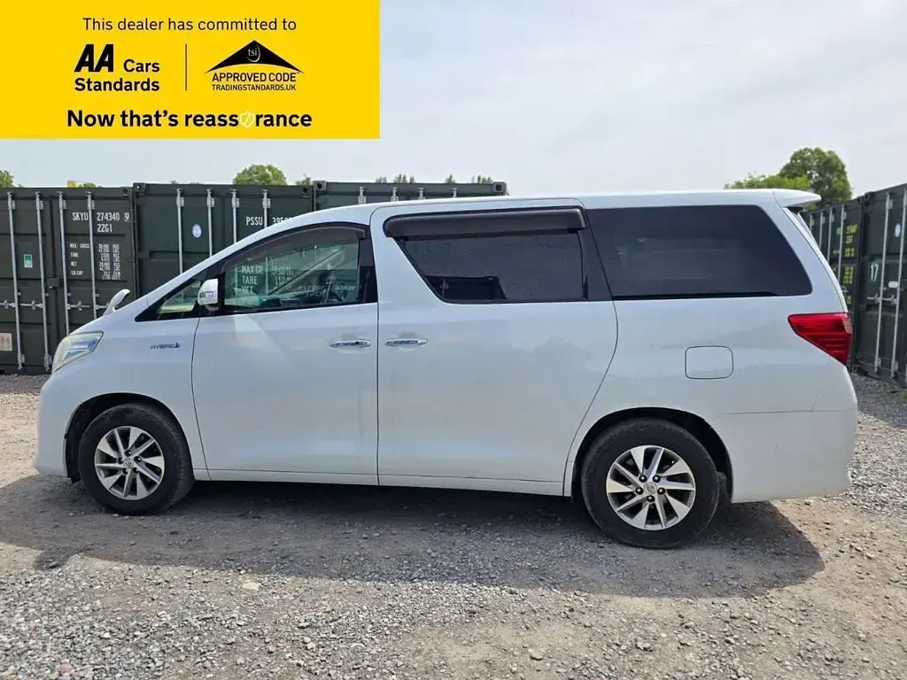 Used Toyota Alphard 190 HP (139 kW) 2026 White MPV