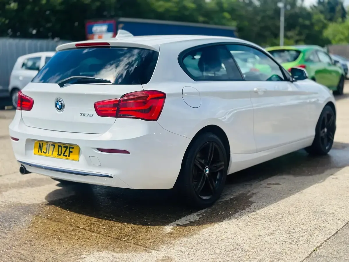 Used BMW 118 Sport Line 2017 White Hatchback