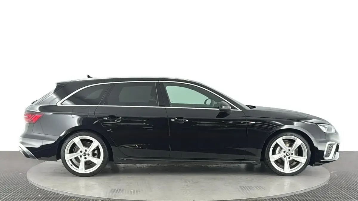 Used Audi A4 S-Line 204 HP (150 kW) 2024 Black Estate