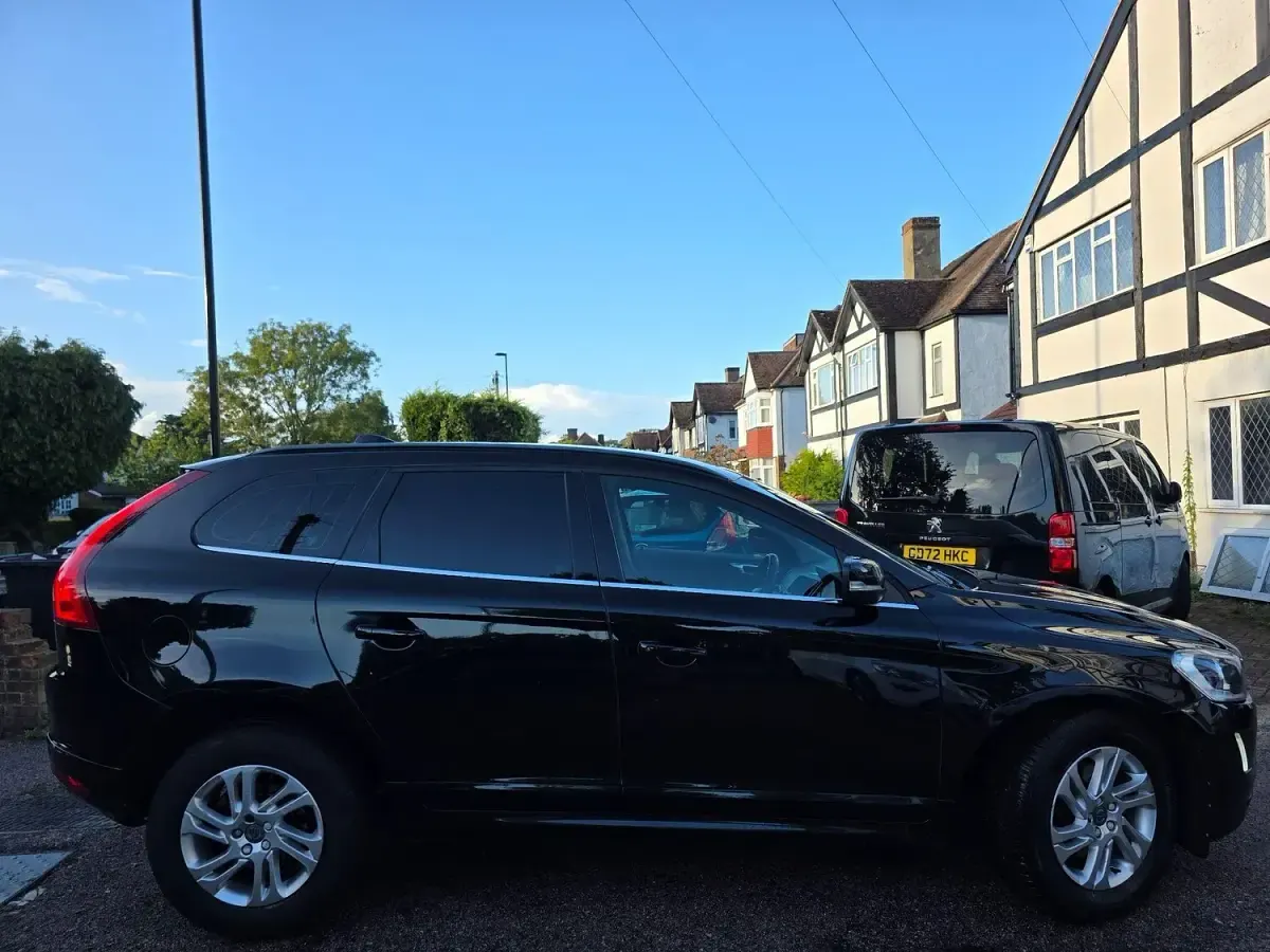 Used Volvo XC60 SE 190 HP (139 kW) 2016 Black SUV