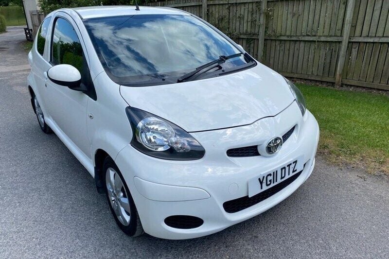 White Used 2011 Toyota Aygo Hatchback | £2,390 (Fair price) - Image 1/1