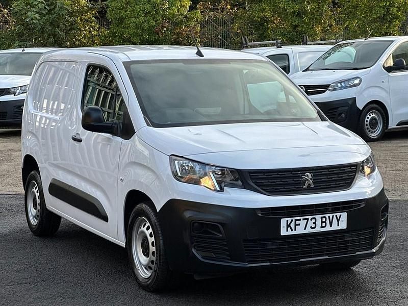 White Used 2024 Peugeot Partner Premium Van | £13,490 (Fair price) - Image 1/3