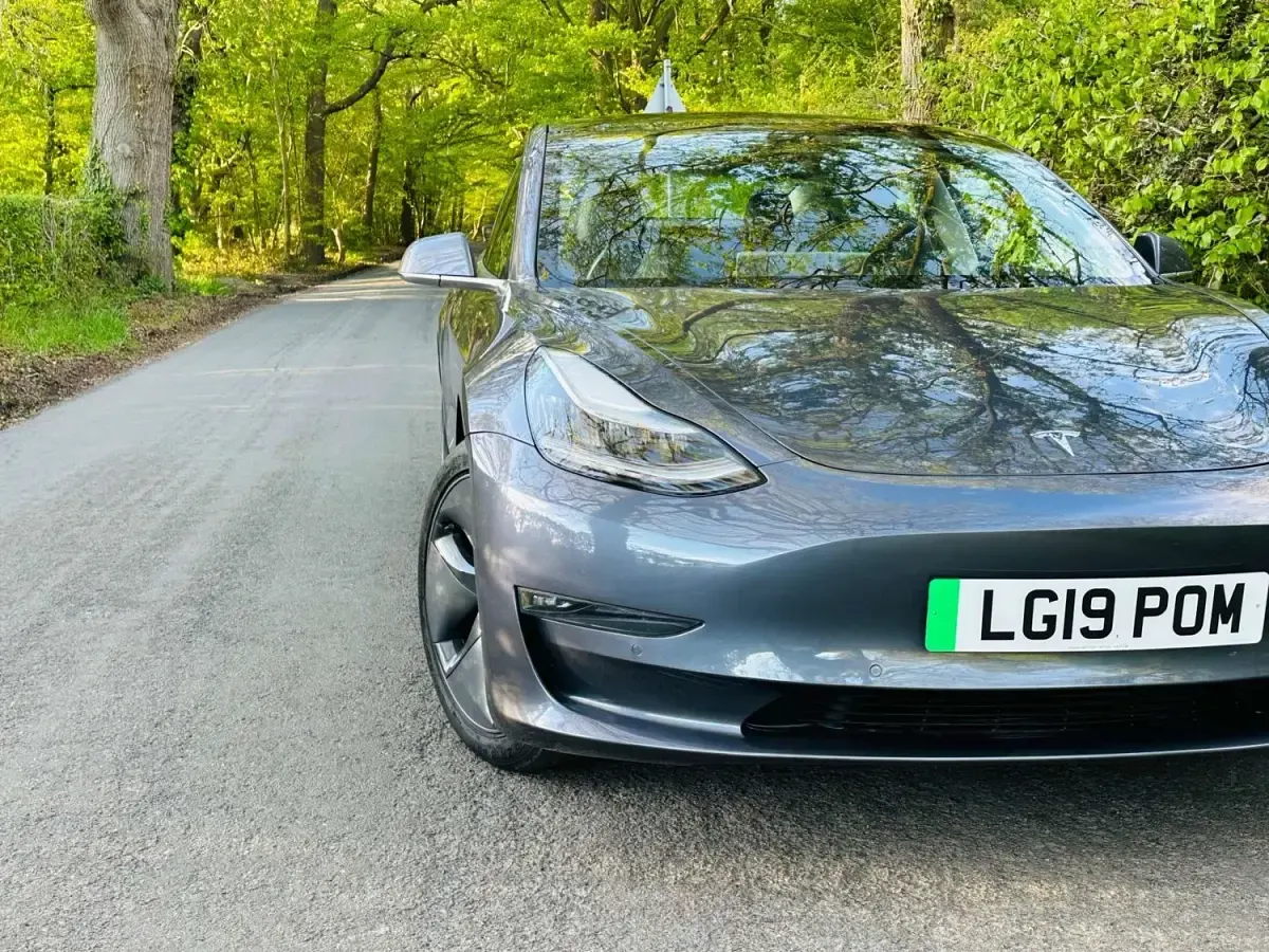 Begagnad Tesla Model 3 Performance 461 kW (627 HK) 2019 Grå Sedan