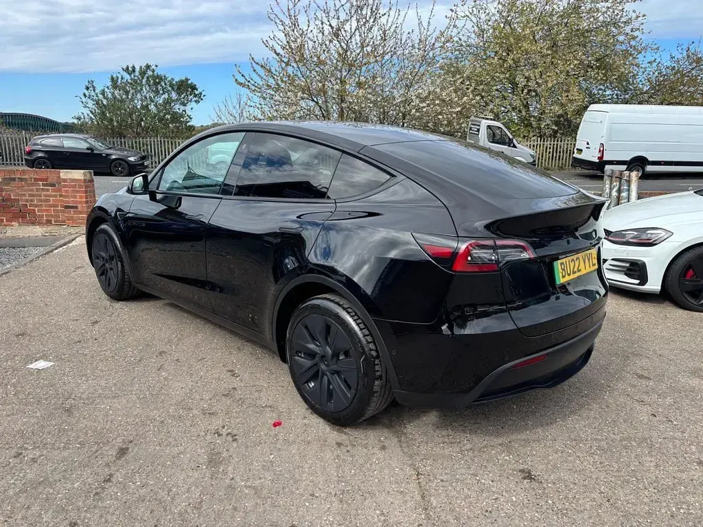 Used Tesla Model Y Long Range AWD 85 kW (116 HP) 2022 Black SUV