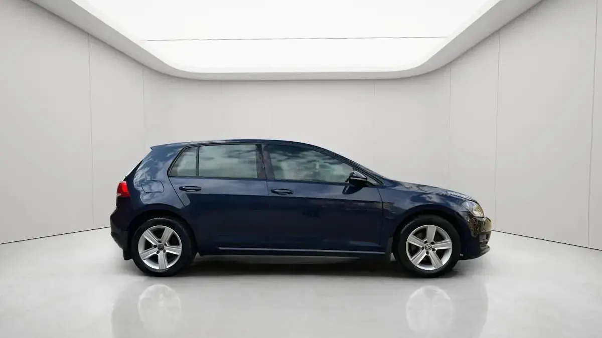Used VW Golf VII Edition 110 HP (80 kW) 2016 Blue Hatchback
