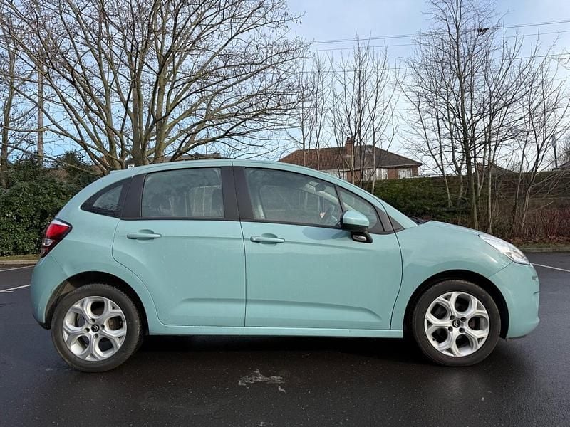 Begagnad Citroën C3 PureTech 2016 Blå Halvkombi