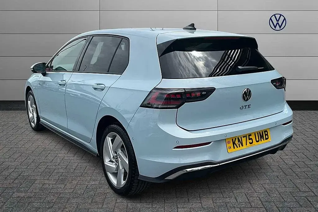 Used VW Golf VIII GTE 272 HP (200 kW) 2025 Blue Hatchback