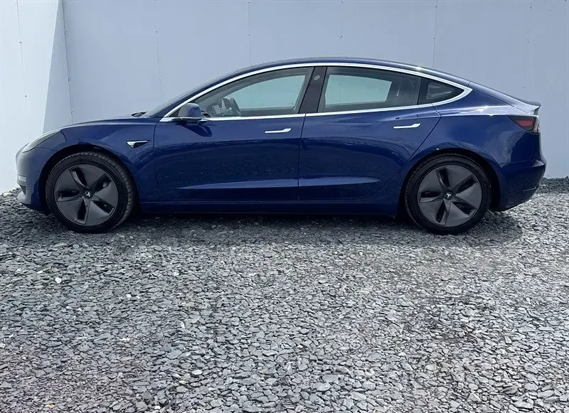 Used Tesla Model 3 254 kW (346 HP) 2019 Blue Sedan