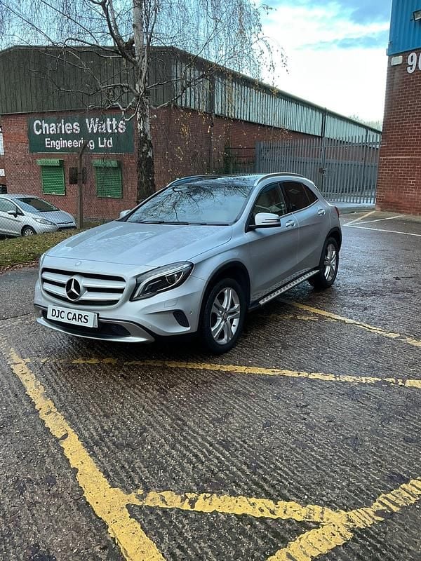 Used Mercedes GLA200 Premium 136 HP (100 kW) 2015 Silver SUV