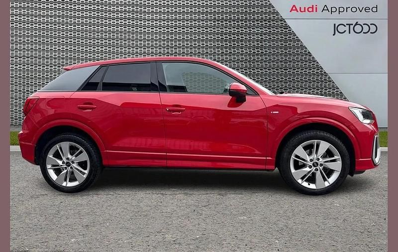 Used Audi Q2 S-Line 113 HP (83 kW) 2025 Red SUV