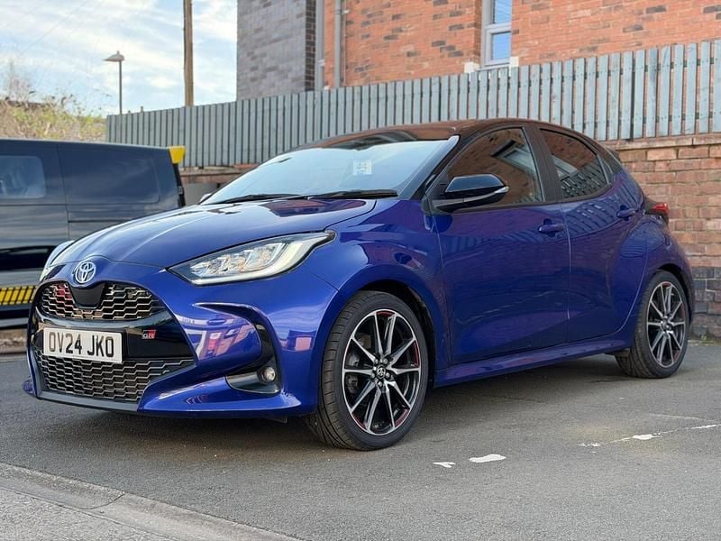 Used Toyota Yaris Hybrid Sport 130 HP (95 kW) 2024 Blue Hatchback
