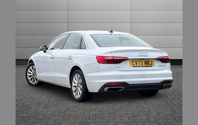 Begagnad Audi A4 Comfort 161 HK (118 kW) 2023 Vit Sedan