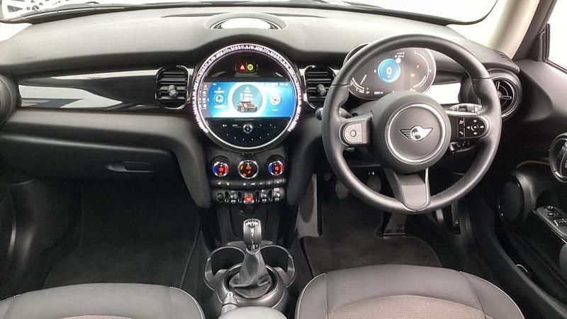 Used Mini Cooper Classic 134 HP (98 kW) 2023 Silver Hatchback