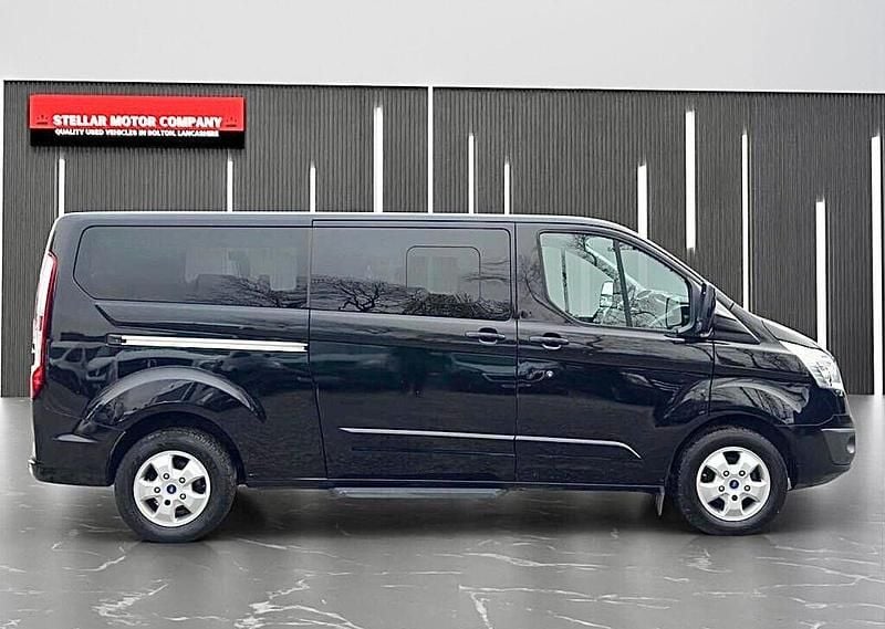 Used Ford Tourneo Titanium 130 HP (95 kW) 2019 Blue MPV