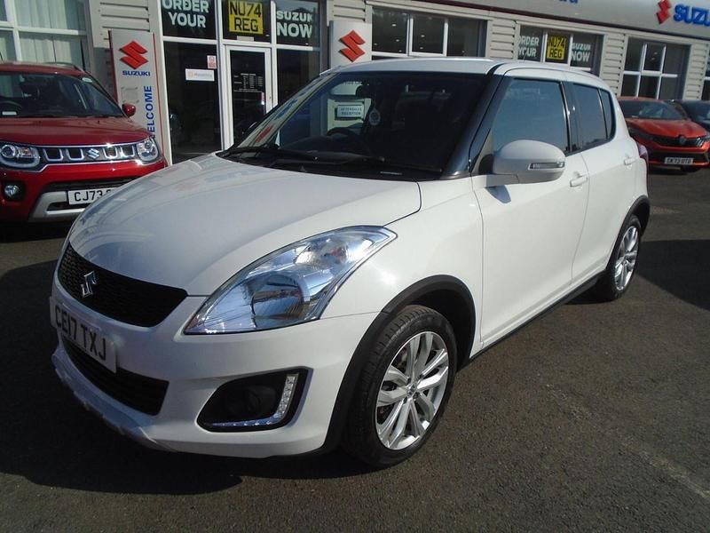 Used Suzuki Swift SZ4 2017 White Hatchback