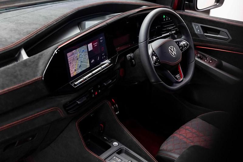 Used VW Caddy Pro 122 HP (89 kW) 2024 Red MPV